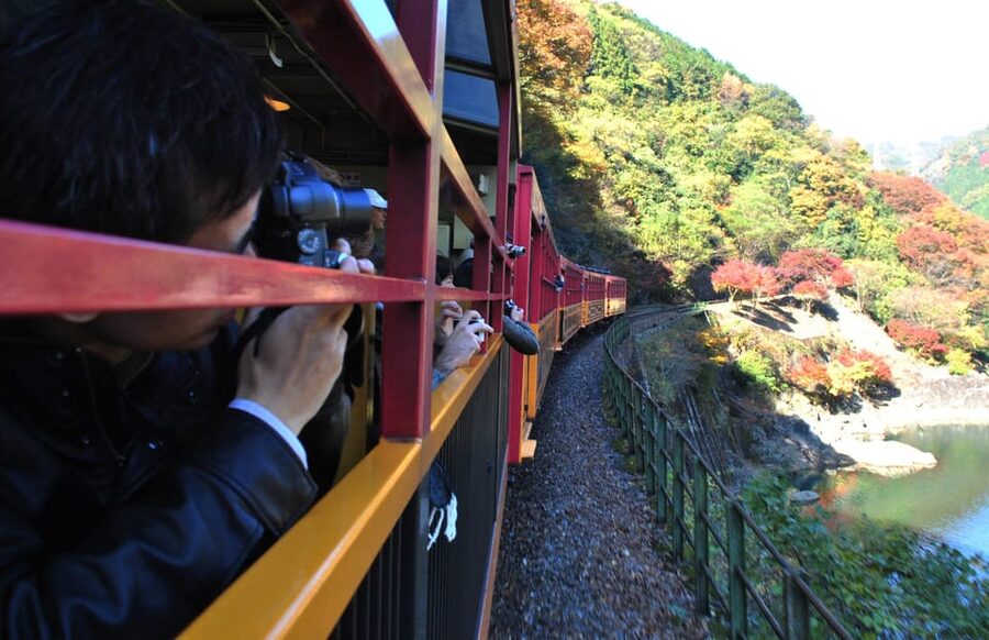 Kyoto: Arashiyama Tour with optional Sagano Romantic Train - Tenryu Temple and its Zen garden