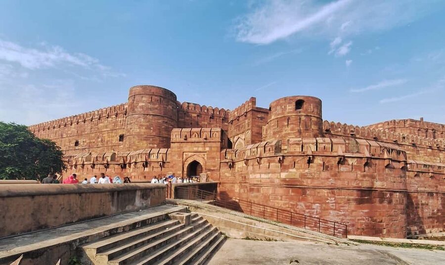Luxury train tour from Delhi to Agra - Key points at a glance