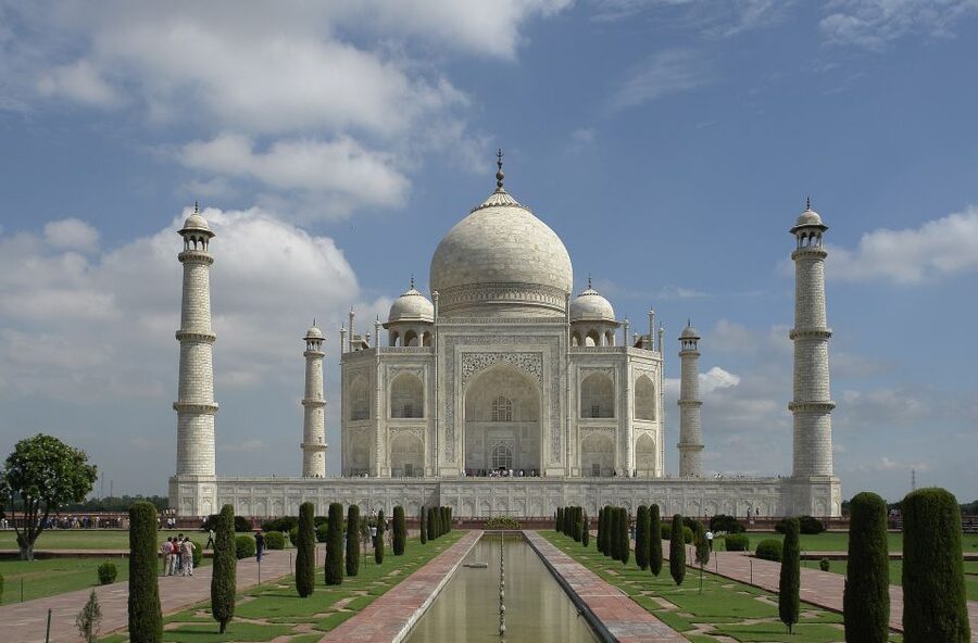 Luxury train tour from Delhi to Agra - Why the train makes this Agra day trip appealing