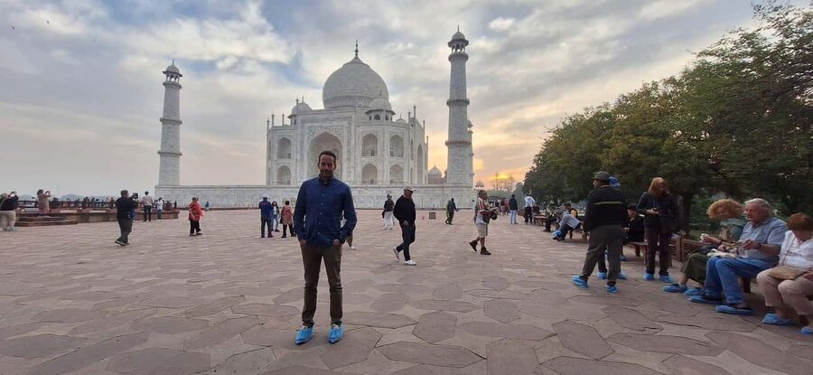 Luxury train tour from Delhi to Agra - Who should book this tour?