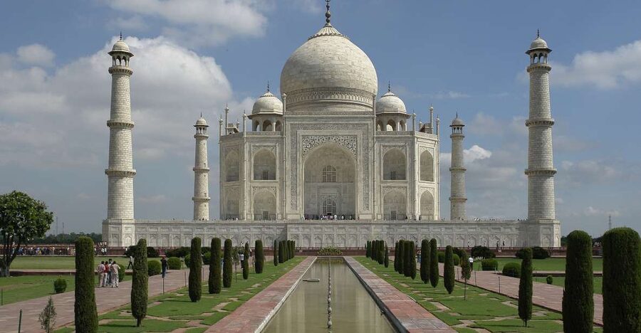 Luxury train tour from Delhi to Agra - The Taj Mahal: the day’s main event
