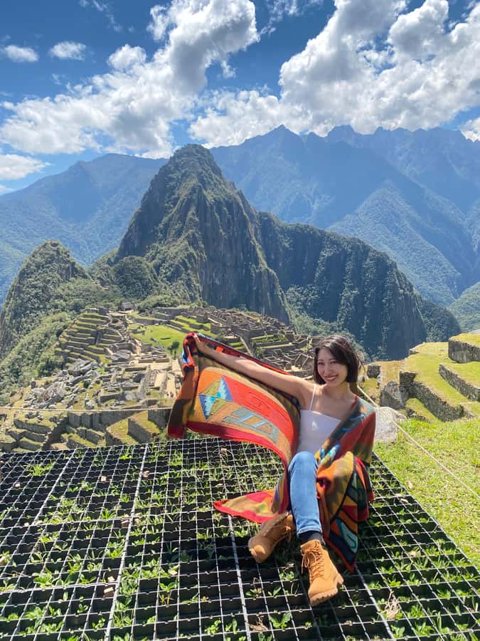 Machu Picchu: 1-day tour by Vistadome Panoramic train - Arriving in Aguas Calientes