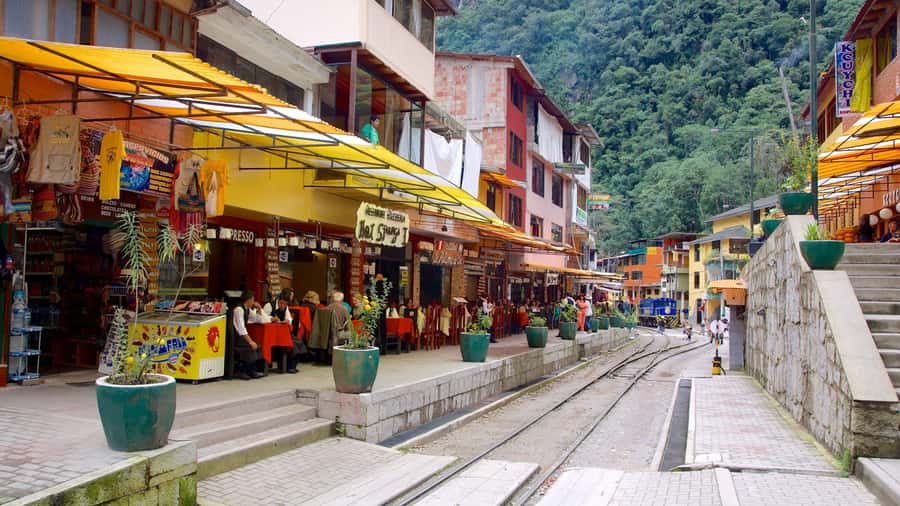 Machupicchu tour by tourist train in 2 days - Aguas Calientes: free time and one important extra cost