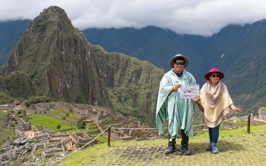 Machupicchu tour by tourist train in 2 days - Day 1: From Cusco to Ollantaytambo by road
