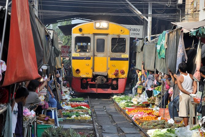 Maeklong & Damnoen Saduak Markets: Railway & Floating Market Tour - Final verdict: book it for the spectacle, not the serenity