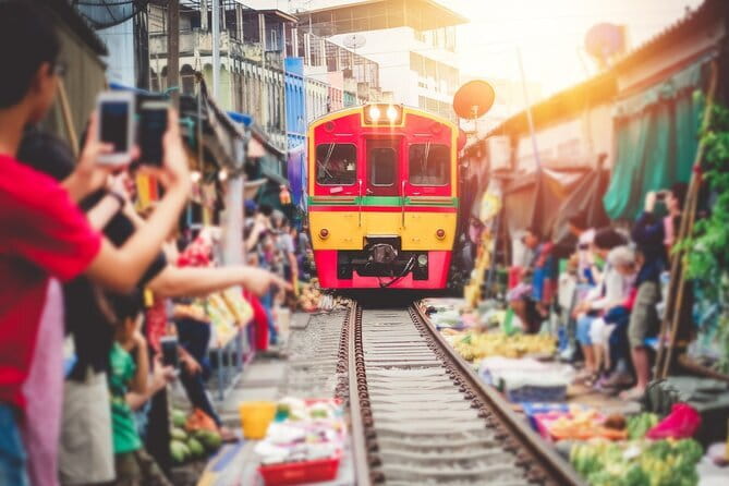 Maeklong Railway and Damnoen Saduak Floating Market Tour - Why This Full-Day Trip Works From Bangkok
