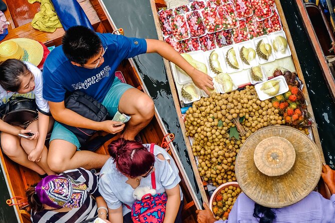 Maeklong Railway & Damnoen Saduak Floating Market Tour – Full Day - Reaching Damnoen Saduak by longtail boat