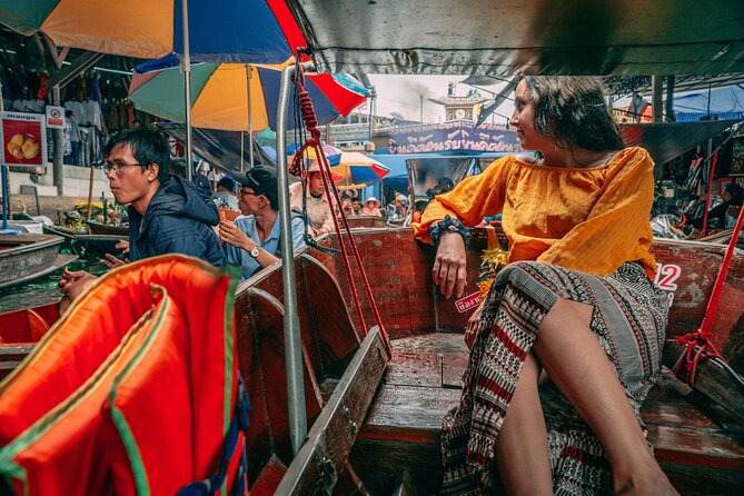 Maeklong Railway, Sugar Palm Factory & Floating Market - A one-hour look at traditional sugar making