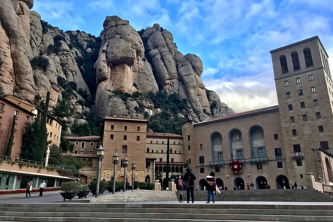 Montserrat Day Trip from Barcelona with Cogwheel Train - What the six-hour schedule really gives you