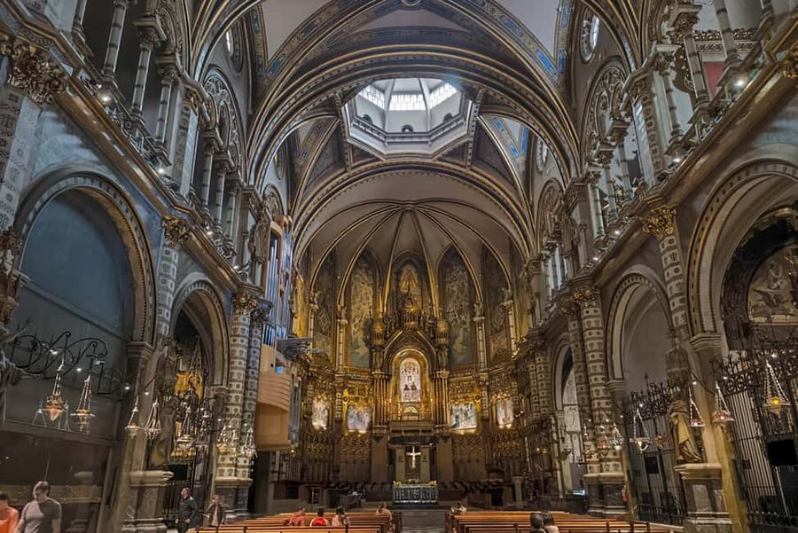 Montserrat Small Group Tour with Train and Cable Car - Why Montserrat makes a worthwhile day trip