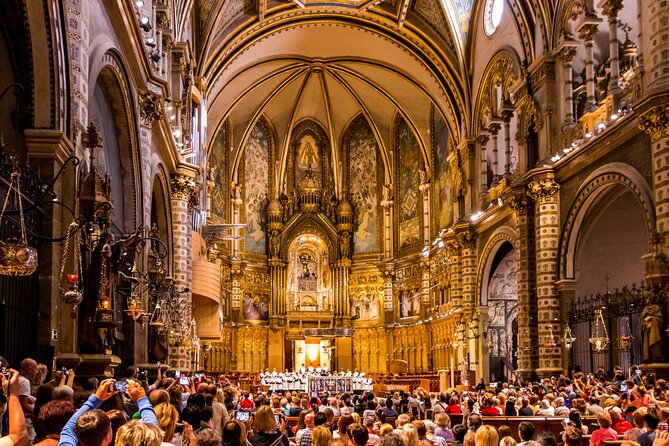 Montserrat Tour with Cogwheel Train, Monastery & Black Madonna - Free time for the Santa Cueva and mountain walks