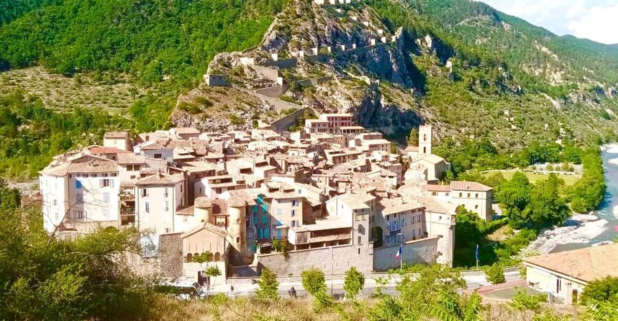 Mountain Train Experience: Hike & Mystic Forest (From Nice) - Leaving Nice on the Provence railway