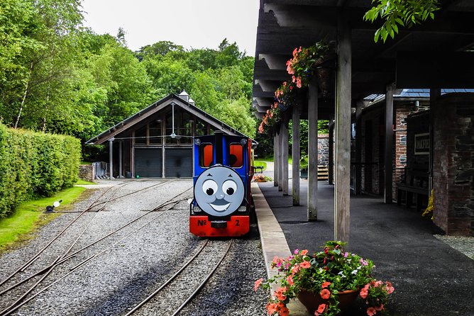Oakfield Park Day Pass and Train Ride - The lower gardens, lakes, and woodland paths