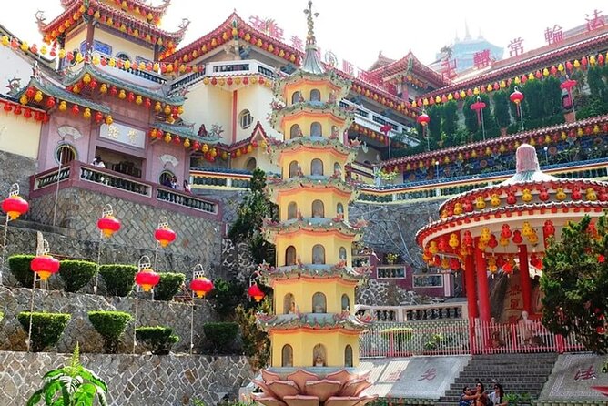 Penang City & temple Tour with Penang Hill Train Fast Lane Ticket - Kek Lok Si is a grand final temple stop