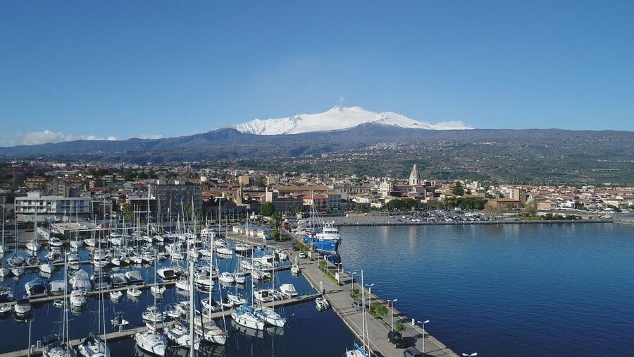 Piedimonte Etneo: Etna Wine Train Tour & Sicily Wine tasting - Second winery: another Etna tasting at 2 p.m.