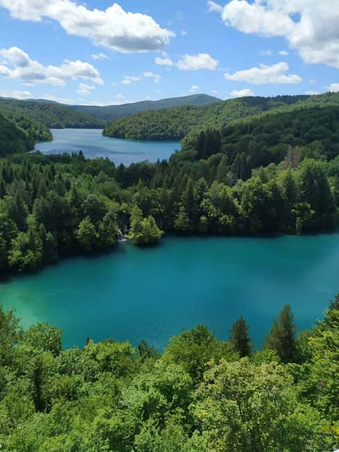 Plitvice Lakes: Guided Walking Tour with Train and Boat Ride - How the guides affect the experience