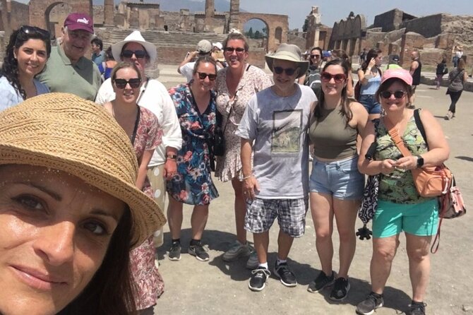 Pompeii and Naples Tour from Rome by Train with Lunch - Meeting at Rome Termini and riding south