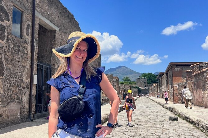 Pompeii & Herculaneum by Train from Rome with Pizza Lunch - From Naples to Pompeii by private coach