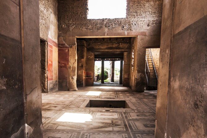 Pompeii & Herculaneum by Train from Rome with Pizza Lunch - Two hours inside Pompeii Archaeological Park