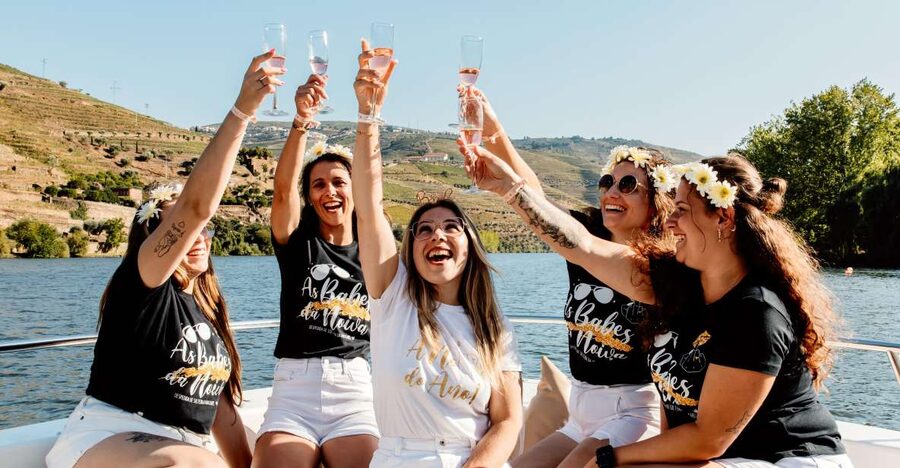 Porto: Douro Valley Full-Day Boat, Train, and Lunch Tour - Lunch with time to slow down