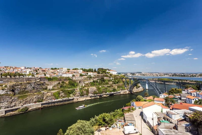 Porto: Magic Train Tour and Port Wine Cellar with Tastings - The optional lunch at Ruela da Villa
