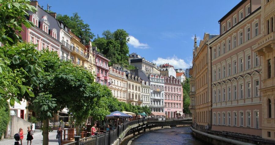 Prague: Karlovy Vary Day Trip with Watchtower and Funicular - Four hours to explore at your own pace