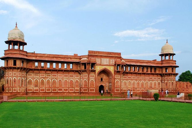 Private Day Tour of Taj Mahal and Agra Fort By Super fast train - What the $108.14 price really covers