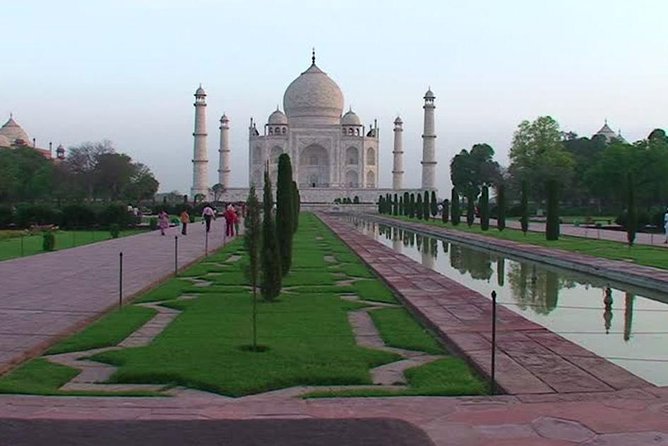 Private Day Tour of Taj Mahal and Agra Fort By Super fast train - The long day requires sensible expectations