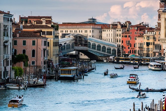 Private Full Day Tour from Milan to Venice with local tour guide and fast train - Starting at Piazza San Marco