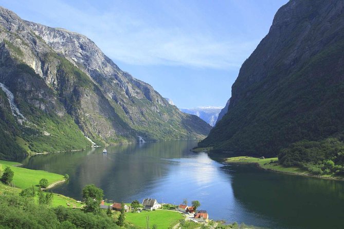 Private guided, Bergen to Oslo - Nærøyfjord Cruise & Flåm Railway - Why the private format matters on a 14-hour day