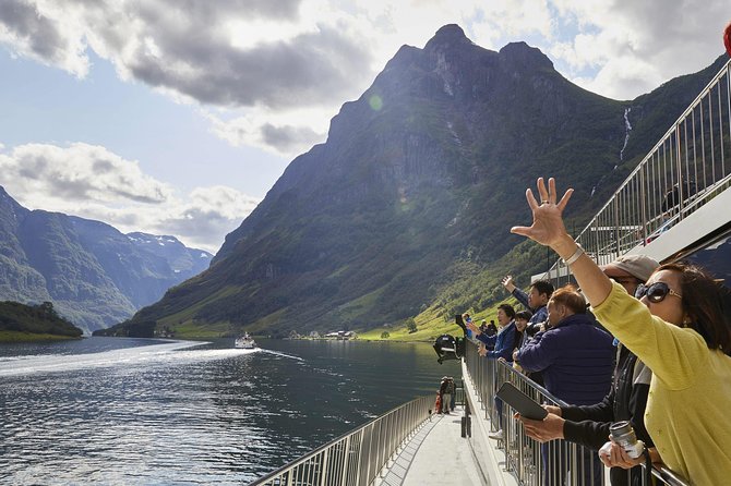 Private guided, Bergen to Oslo - Nærøyfjord Cruise & Flåm Railway - Njardarheimr turns Viking culture into a living visit