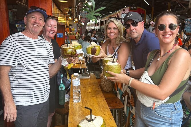 Private Tour Maeklong Railway and Damnoen Saduak Floating Market - Why the private format matters