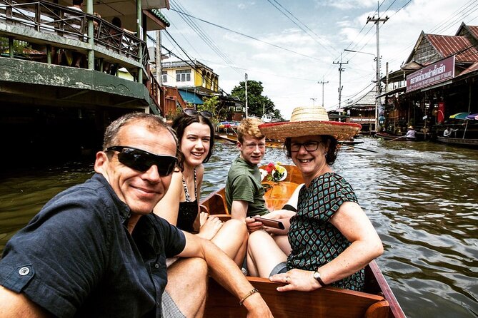 Private tour : Railway & Floating Market and the Bridge over river Kwae - Timing, walking, and comfort