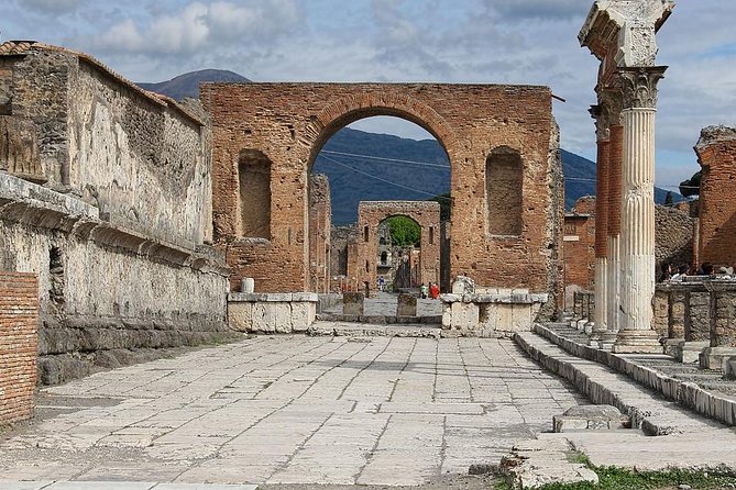 Private Tour Rome to Pompeii in private vehicle or fast train - Casa dei Vettii and the Details of Wealth
