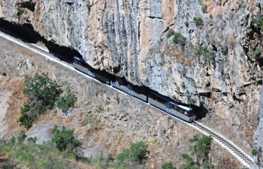 Private Tour to Ancient Corinth, Cave of Lakes & Cog Railway - How the private format changes the day