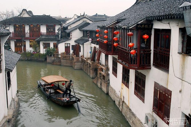 Private Tour:Zhujiajiao Water Town, Shanghai Tower & Maglev Train - Why this tour works for a one-day Shanghai overview
