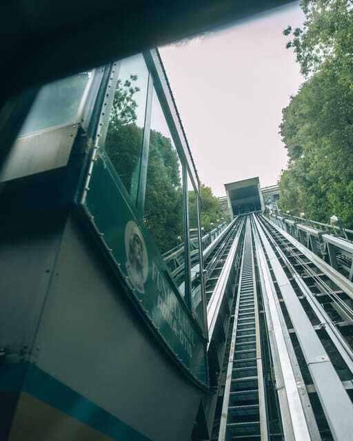 Quebec City: Old Quebec Classic Walking Tour with Funicular - The basilica-cathedral and City Hall