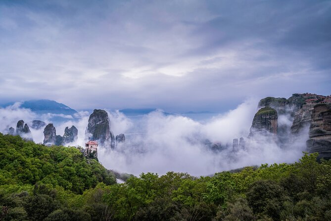 Rail Tour from Thessaloniki to Meteora 3 Days - 2 Nights - Day one: Saint Stephen and the first Meteora views