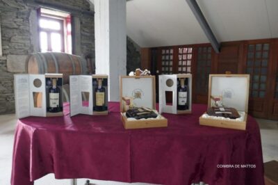 Régua: Wine tasting at a Quinta, traditional lunch, cruise, and train ride