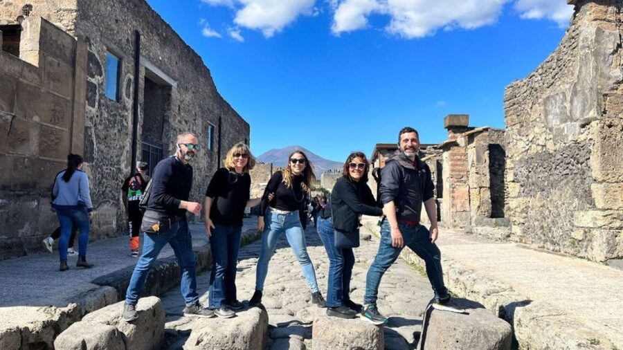 Rome: Pompeii Tour with Wine and Lunch by High Speed Train - Is $239 a fair price?