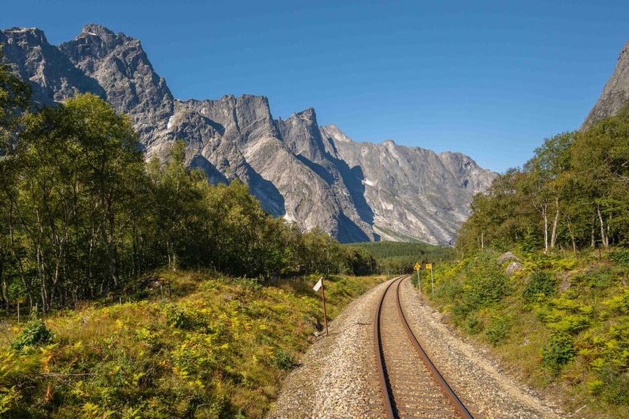 Romsdalen: Rauma Railway Golden Train with Guide - Kylling Bridge, the route’s best photo stop