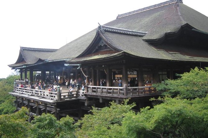 Sagano Romantic Train & Arashiyama, Kiyomizudera, Fushimi Inari Taisha Day Tour - Lunch Choices and What to Expect