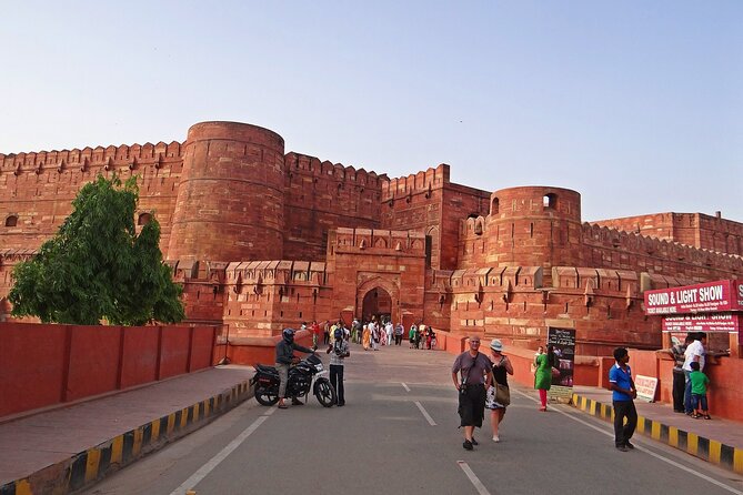 Same Day Agra Tour By Luxury Gatimaan Train From Delhi - The early pickup and station transfer