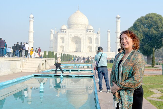 Same Day Agra Tour By Luxury Gatimaan Train From Delhi - A private tour with several guide possibilities