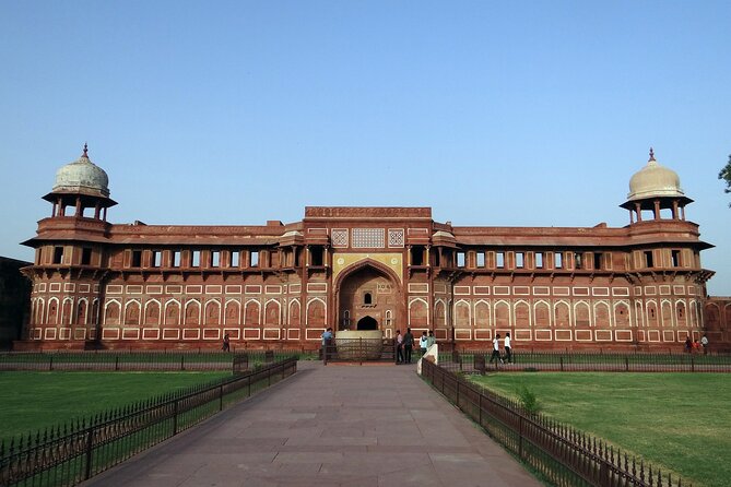 Same Day Agra Tour By Luxury Gatimaan Train From Delhi - Arriving in Agra and visiting the Taj Mahal