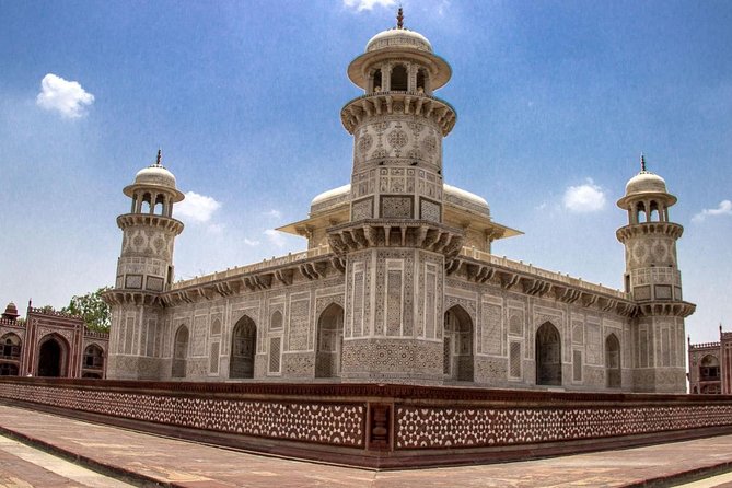 Same Day Taj Mahal Tour By Gatiman Express Train With Local Tour Guide - Meeting your guide and moving around Agra