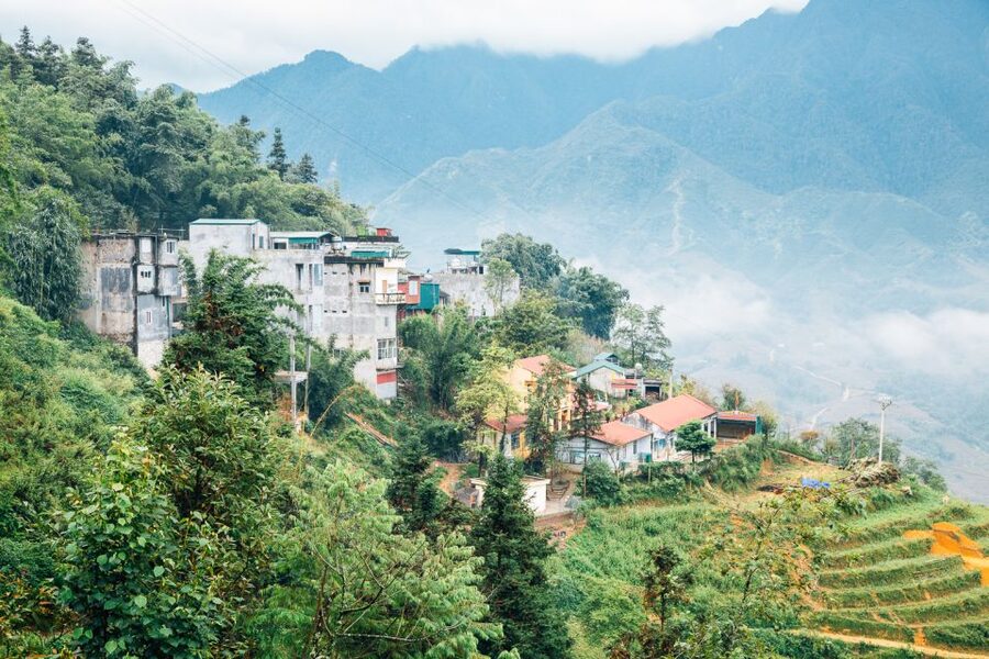 Sapa: 3-Day, 3-Night Trek and Hotel with Overnight Train - What the guides add to the walk