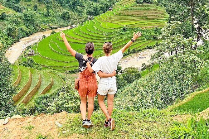 Sapa Trek Tour with Sleeper Bus/Night Train - Overnight at Hotel - Sunday at Bac Ha Market