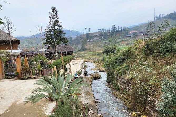 Sapa Trek Tour with Sleeper Bus/Night Train - Overnight at Hotel - First afternoon in Sapa and the walk to Cat Cat