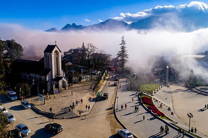 Sapa Trekking Tour by Night Train from Hanoi 3 Nights - 2 days - The Hanoi departure and the overnight train